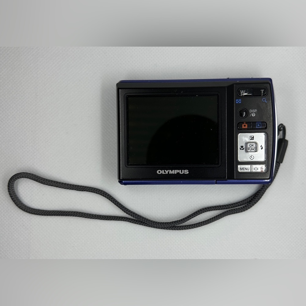 HOST PICK! Only 1 left! Olympus fe-45 10 MP. 3x optical zoom. - Picture 9 of 11